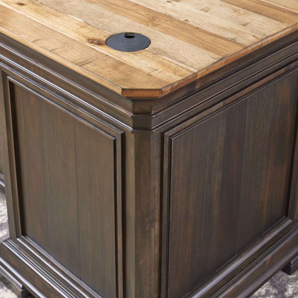 Pedestal Desk w/ Return
