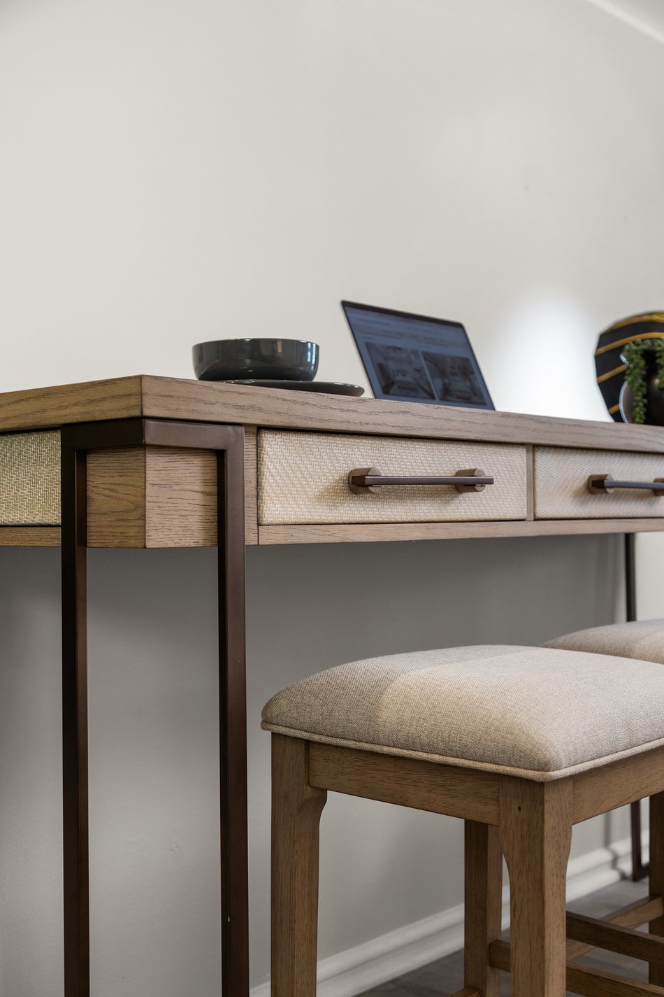 4 Piece Console Bar