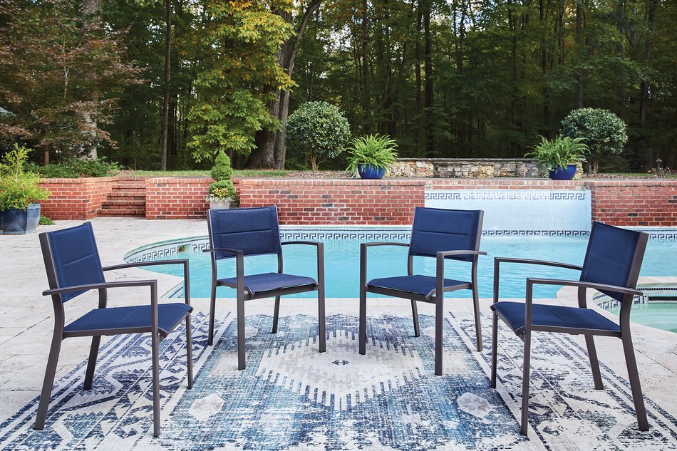 4/Outdoor Arm Chairs